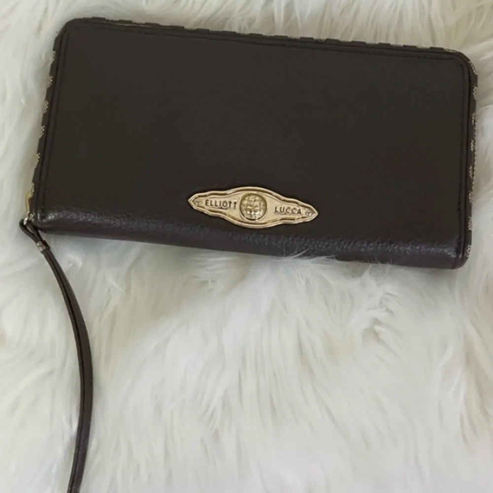 Elliott Lucca Brown Pebbled 100% Cow Leather Channeling Zipper Wristlet Wallet
